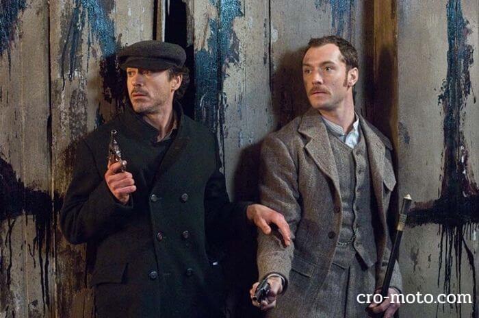 Sherlock Holmes เป็นภาพยนตร์แอคชั่นลึกลับยุคปี 2009 ที่มีพื้นฐานมาจากตัวละครในชื่อเดียวกันซึ่งสร้างโดยเซอร์อาร์เธอร์ โคนัน ดอยล์
