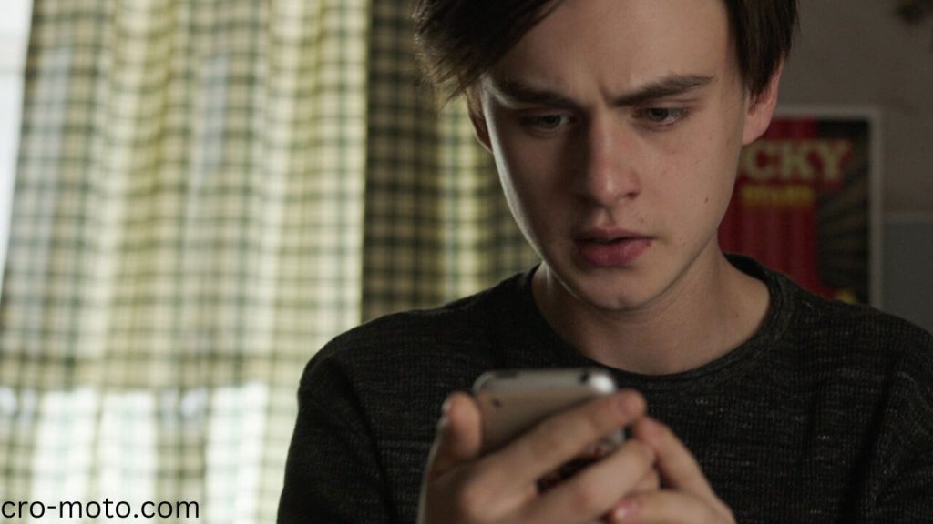 Mr. Harrigan’s Phone นักแสดงรับบทเป็นชายสูงอายุที่ชอบสันโดษซึ่งเป็นเพื่อนกับเด็กวัยรุ่นที่ต้องการความช่วยเหลือในหนังของผู้กำกับ